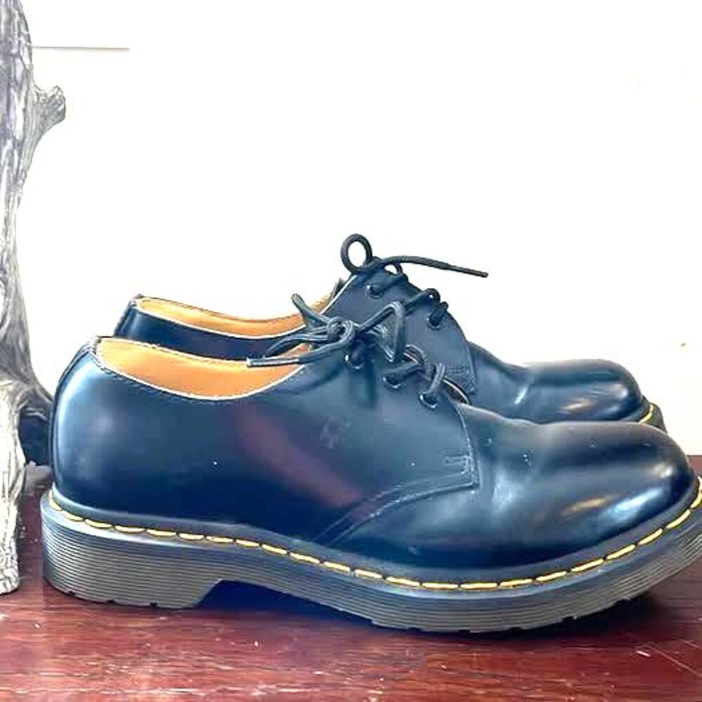Dr. Martens Black Derby 3 Eye Leather 1461 59K Size Men’s US 7, Excellent shape!